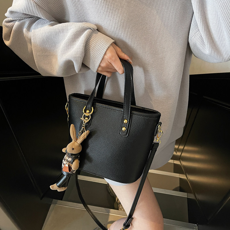 小众复古手提包包女2025新款春夏单肩斜挎包高级感时尚百搭水桶包,淘宝优惠券,粉丝福利购,淘宝优惠卷