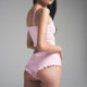 ໂຊຟາທ້າຍອາທິດ Kardashian Pure Desire Floral Suspender Shorts
