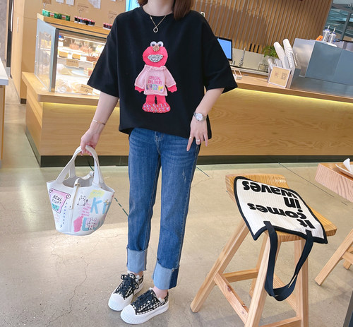 兔美善韩国代购女装 春季新品 搞怪粉红色小怪兽可爱减龄T恤 - 图1