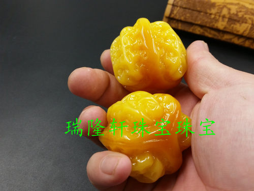 高档精美荧光浮盐水蜜蜡核桃手把件鸡油黄老蜜蜡核桃手玩件 - 图2