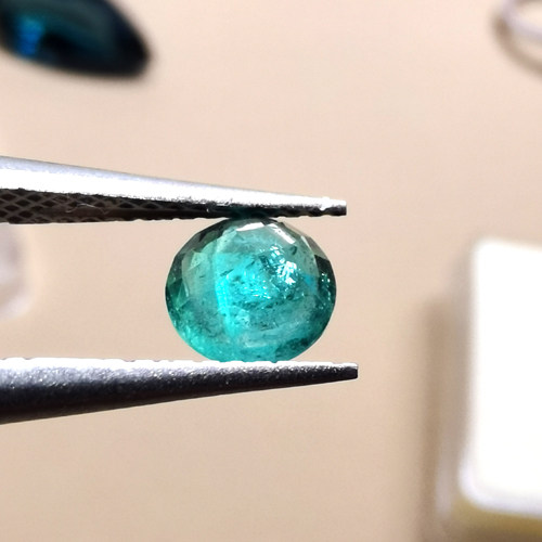 【精品裸石】小清新 1.55克拉 一对 6mm 圆钻形 天然祖母绿 耳钉 - 图0