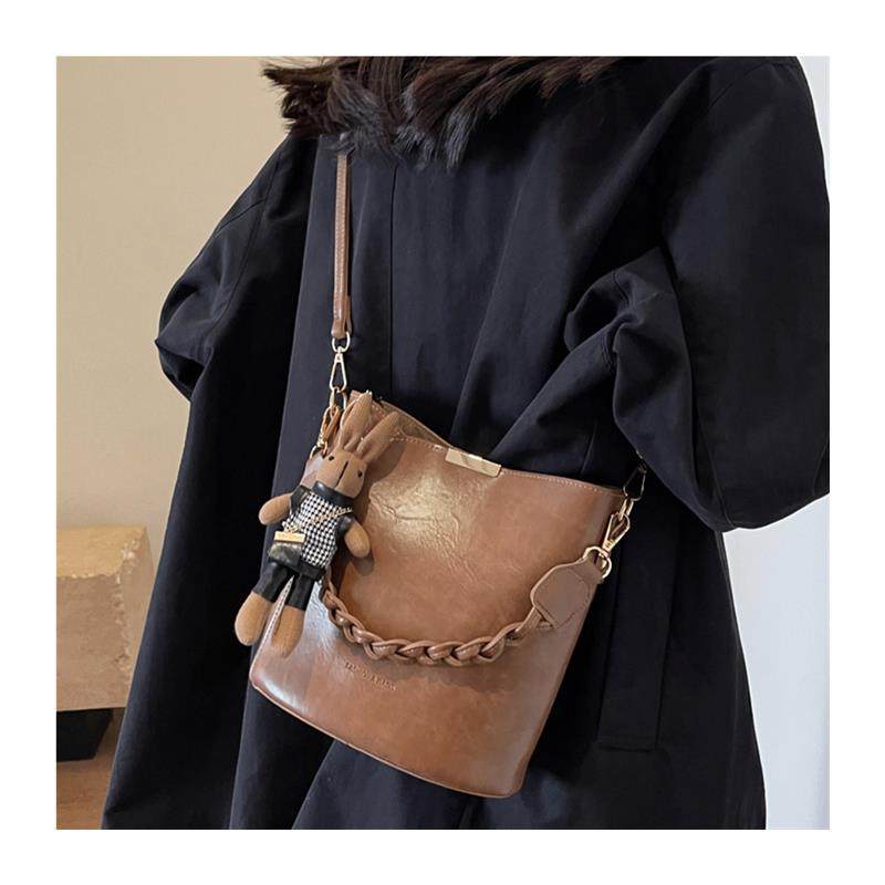 覆古小众水桶包包女士2025新款高级质感百搭斜挎包爆款手提通勤包,淘宝优惠券,粉丝福利购,淘宝优惠卷