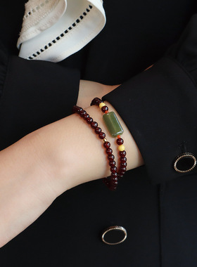 天然双圈石榴石手串女水晶和田玉无事牌手链礼物轻奢简约百搭手饰