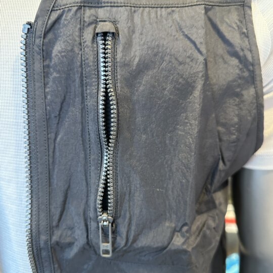 安德玛 UA男士春夏户外休闲训练梭织速干运动马甲 1382877