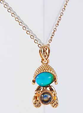 直播爆款感温变色小萌佛钛钢项链女投影佛像吊坠百搭网络热销饰品