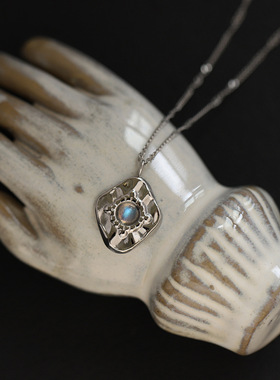 XL547 灰月光天然拉长石 尼泊尔不规则捶打纹项链锁骨链 钛钢