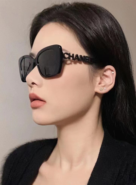 CHANEL香奈儿墨镜字母LOGO辛芷蕾