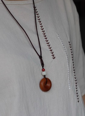 闲·半两温柔天然桃木平安扣项链中式复古长款毛衣链百搭挂件挂饰