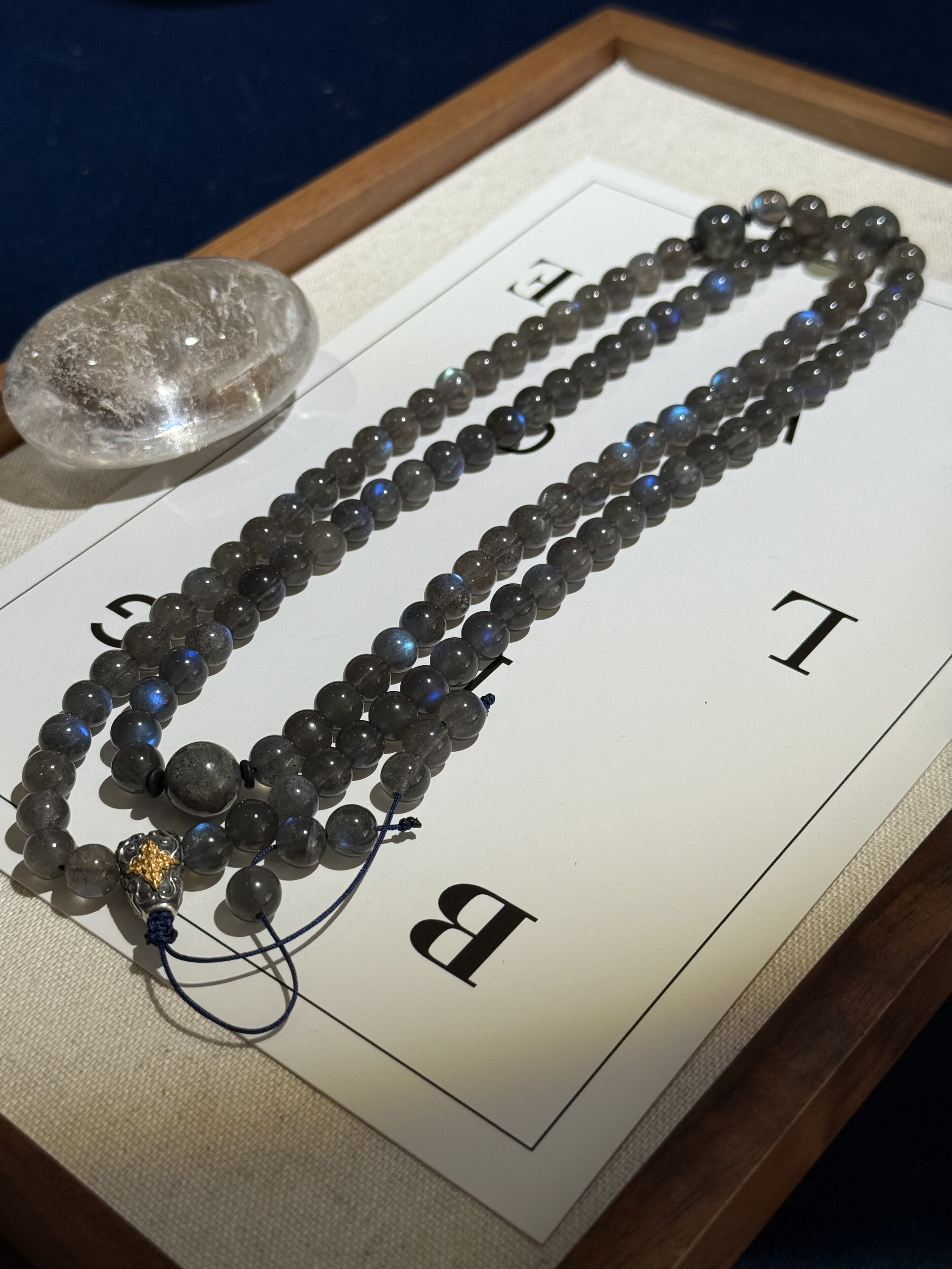 天然黑体灰月光108念珠强蓝光 - 图1