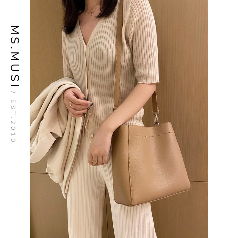 暮思小姐女2020新款潮真皮斜挎包 暮思小姐箱包女士包袋