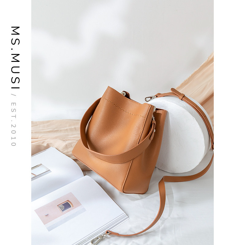 暮思小姐女2020新款潮真皮斜挎包 暮思小姐箱包女士包袋