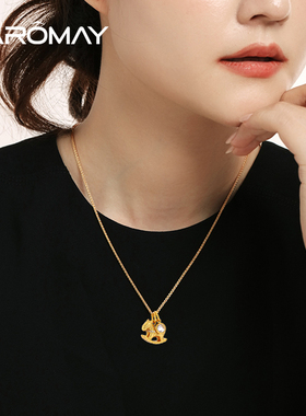 卡洛美星光木马项链女古法黄金摇摇木马锁骨链吊坠高级感气质颈链