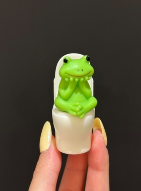 【厕所搭子】马桶青蛙可爱小摆件装饰桌面噗噗睡着了同款仿真礼物