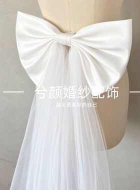 白色酒红色蝴蝶结拖尾新娘婚纱礼服配饰纱飘拖尾
