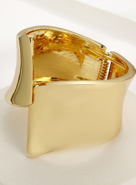 玫瑰金手镯e人合金电镀不对称手镯欧美黑色夸张宽大东北光面手镯