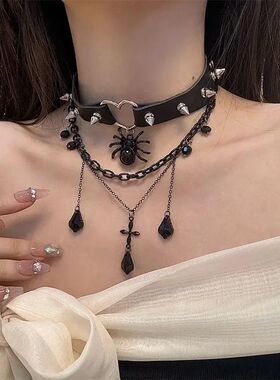 Gohic Black Spider Pendan Necklace for Women Vinage Rive Pu