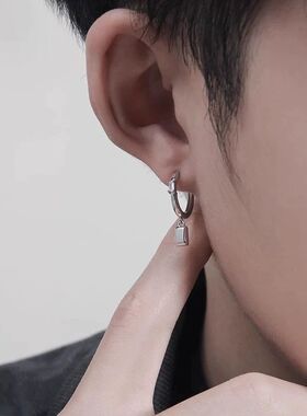 Geometric Ear Buckle for Men Trendy and Personalized Minimal