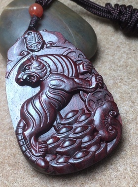 印度小叶紫檀木雕虎牌挂坠男女十二生肖老虎项链吊坠上山虎车挂件