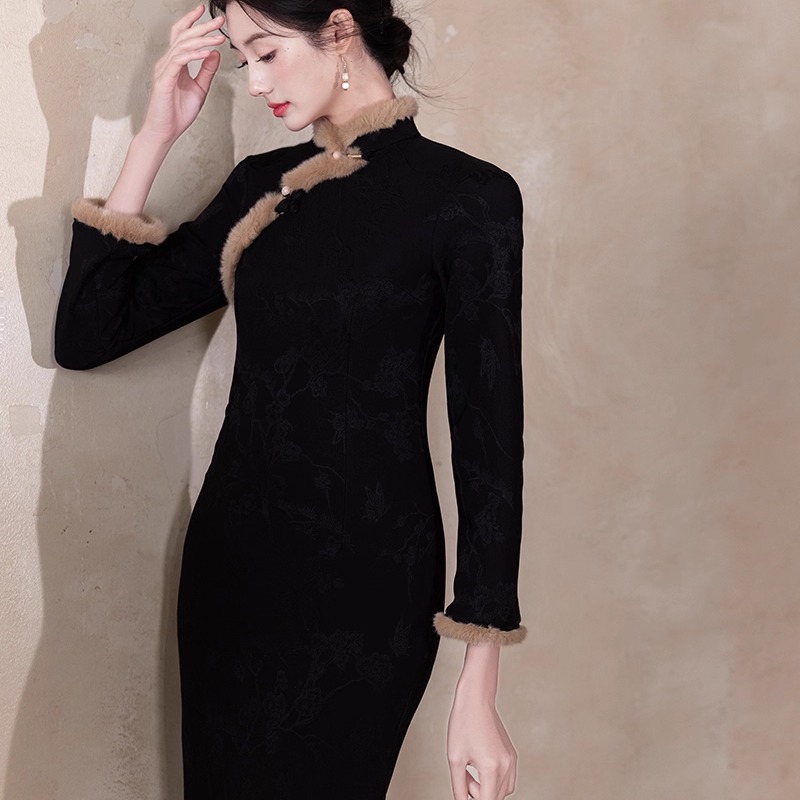 2025秋冬新品黑色毛领保暖日常中长款小个子旗袍复古修身加绒加厚 - 图1
