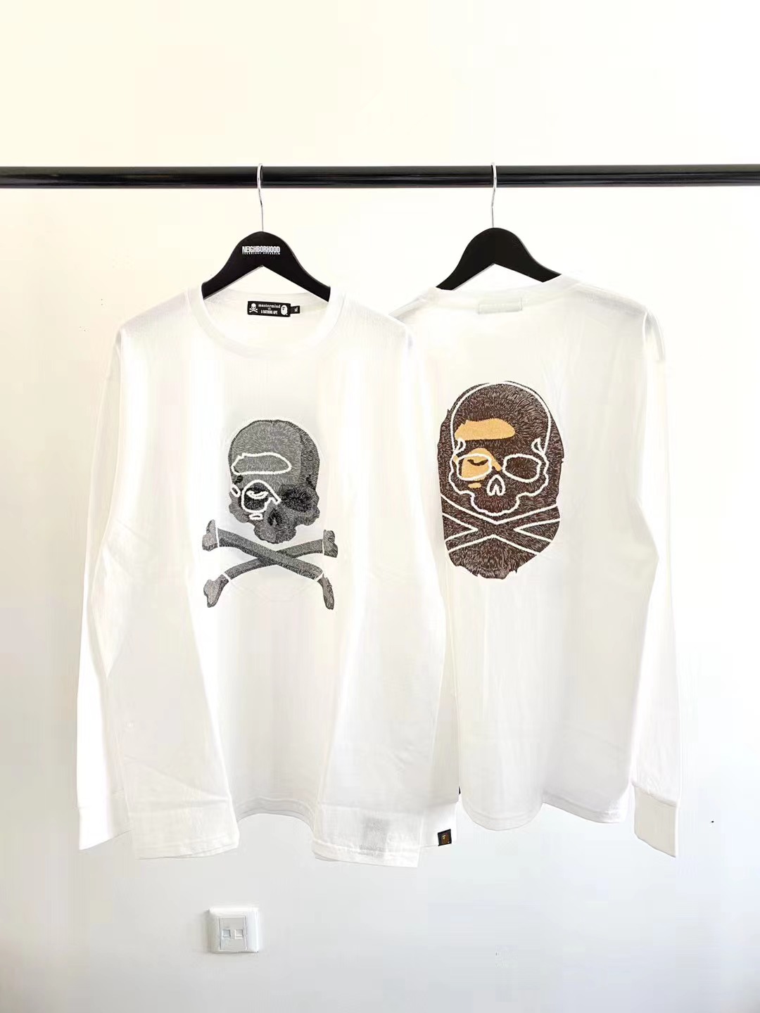 【现货】BAPE x Mastermind Japan MMJ双面刺绣骷髅猿人头长袖TEE - 图3