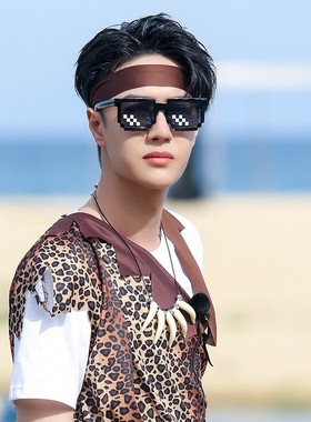 搞笑像素墨镜儿童靓仔马赛克眼镜男女网红沙雕蹦迪表演道具伴郎潮