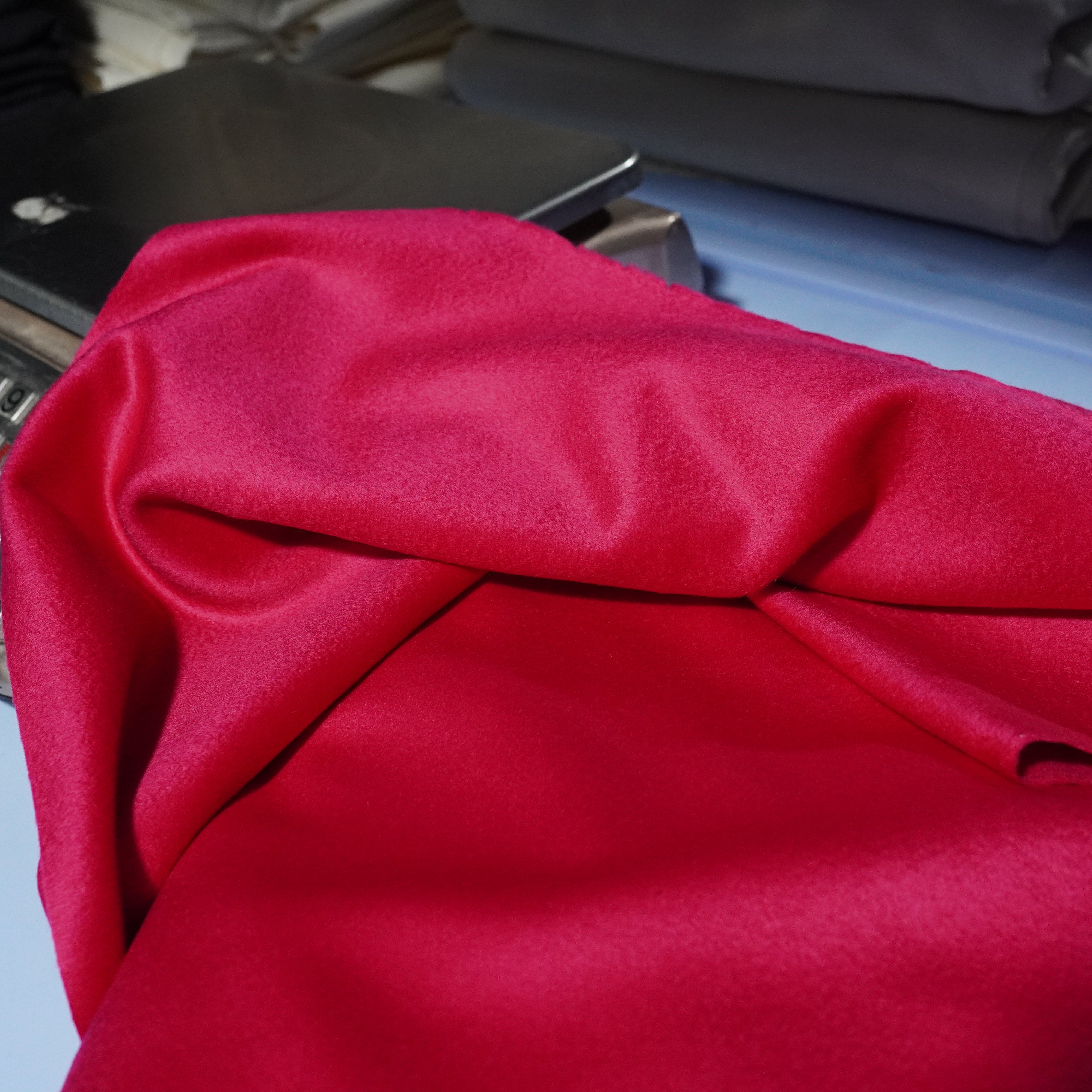 115号松叶牡丹红精仿单面 自然水波纹 50%羊绒50羊毛% 540g/3m,淘宝优惠券,粉丝福利购,淘宝优惠卷