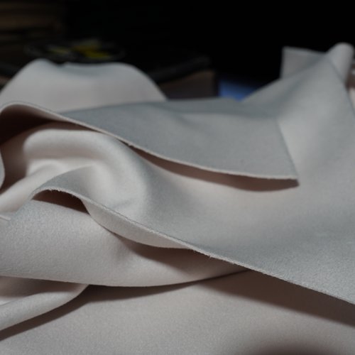 65号康家米白带粉感 奢侈代工 740g/3m 80%羊绒20%羊毛 柔软细腻 - 图1