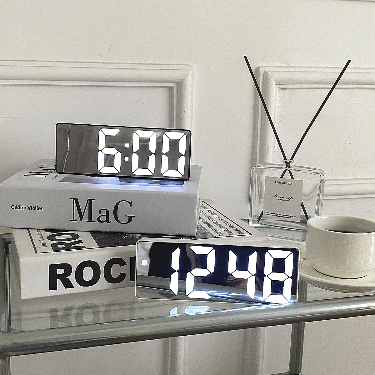 Smart LED Clock Bedside Digital Alarm Clocks Desktop Table E-图0