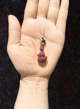 18乘16m高含量朱砂紫金砂小鸭子雕刻机手机挂件包挂件