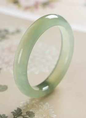 岫玉晴水手镯湖水绿玉石轻奢品质