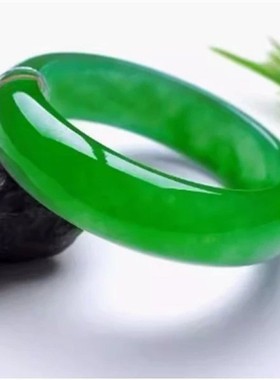 冰透正品满绿国风款石英岩玉手镯