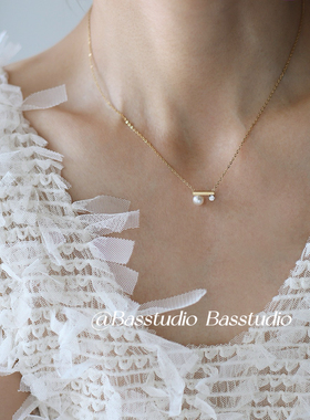 Basstudio 平衡木简约爪钻白珍珠金属紫灰项链锁骨链 钛钢镀18K金