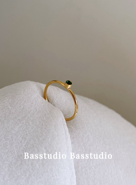 Basstudio不掉色韩版简约精致墨绿单钻钛钢戒指女小众设计高级感