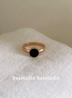 Basstudio不掉色chic网红韩版百搭黑贝圆形戒指女钛钢指环食指ins