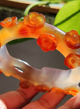 玛瑙印象 暗香浮动 纯天然巴西老料玛瑙雕刻手中 俏色红梅 高冰61