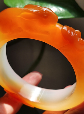 玛瑙印象 前途似锦 天然稀有马红玛瑙雕刻手镯生肖兔子手镯精工62