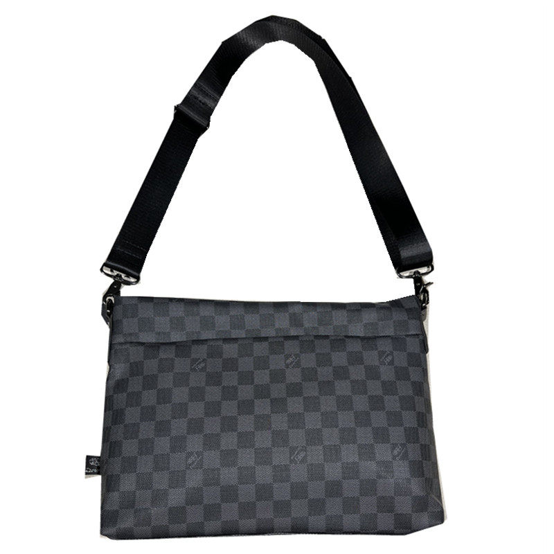 2025国潮男士格纹斜挎包 休闲日韩格子单肩包 简约软皮男包PU背包,淘宝优惠券,粉丝福利购,淘宝优惠卷