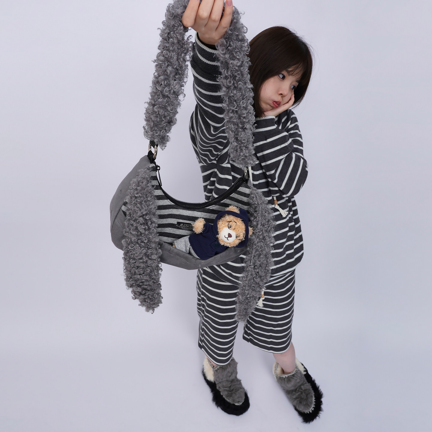 Rebirth野生设定原创设计腋下包女2025冬兔子毛绒百搭通勤斜挎包,淘宝优惠券,粉丝福利购,淘宝优惠卷