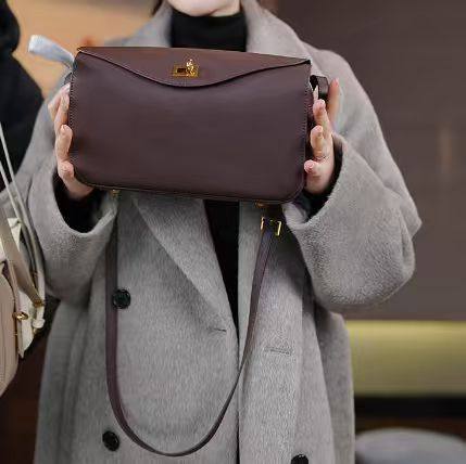 【小西专享】牛皮斜挎单肩包,淘宝优惠券,粉丝福利购,淘宝优惠卷