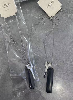 2025新款简约百搭钥匙木条吊坠项链休闲时尚冷淡风气质长款毛衣链