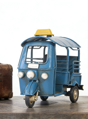 复古红色铁艺老爷车模型摆件