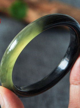 少女风小细条冰种特价天然玉镯