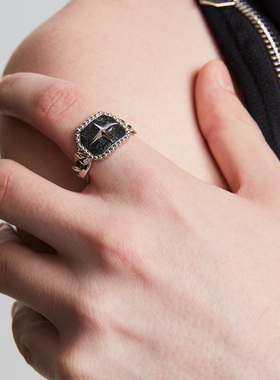 于适同款YURITAN方牌星芒开口戒指