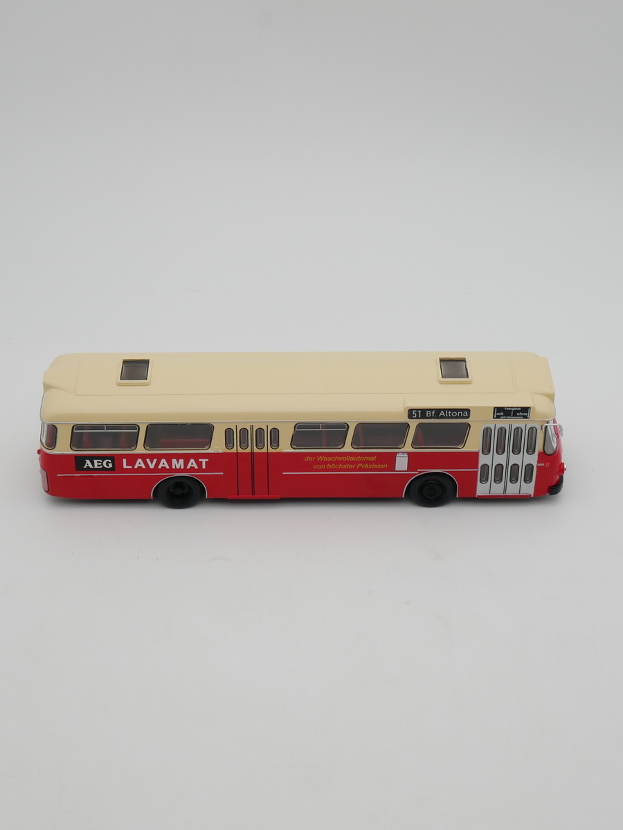 ixo 1:43 BUSSING SENATOR 12D 1964德国大客车布辛巴士汽车模型 - 图3