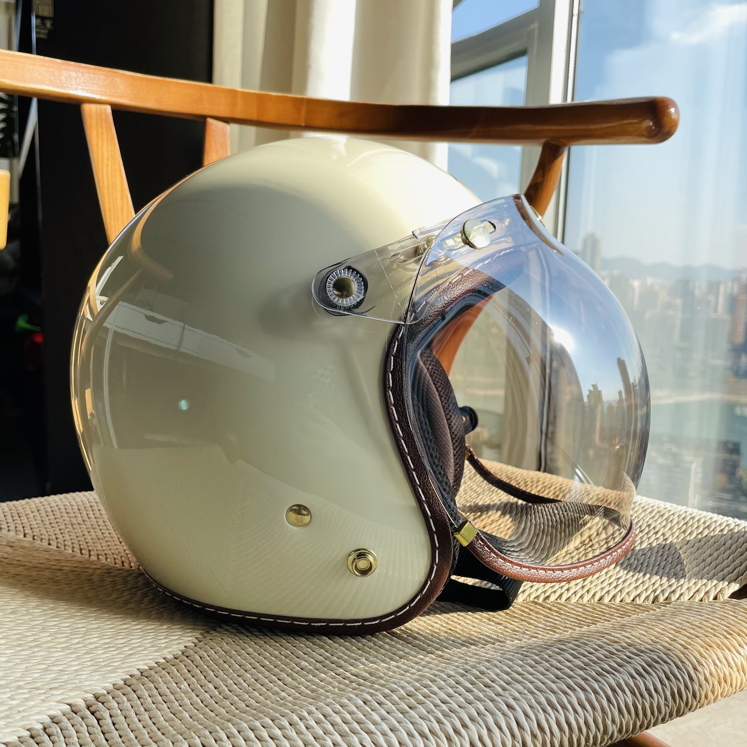 台湾Feture泡泡镜 皮革包裹头盔防晒防雨防风镜片镜面可翻盖透光 - 图2