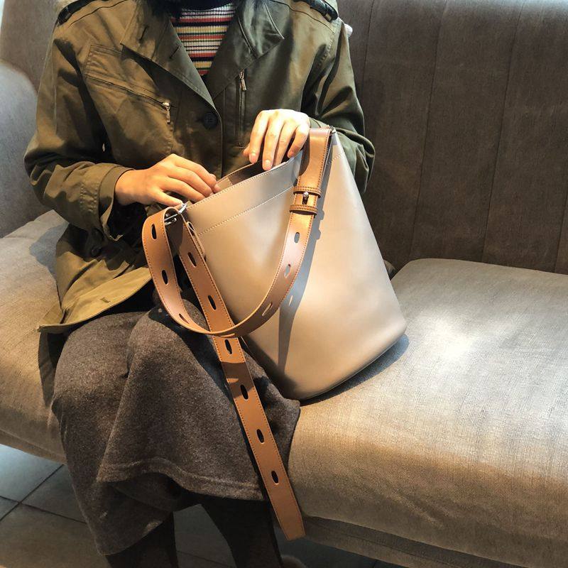 菲色如华2020新款牛皮气质女斜挎包 菲色如华女士包袋