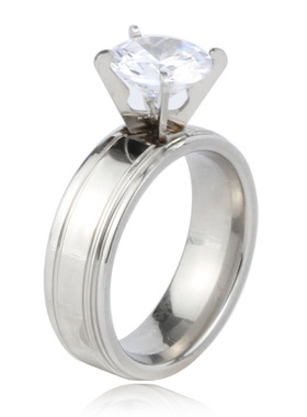 女士镶锆石四爪金色钛钢戒指