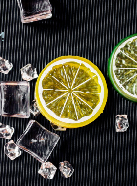 仿真柠檬片道具黄色逼真假柠萌拍摄背景摆件绿色透明水果亚克力片