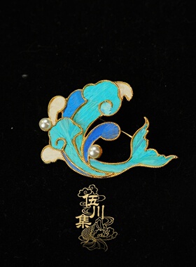 伍川集新中式仿点翠鹦鹉羽胸针