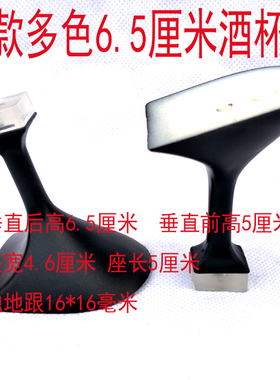 黑色酒杯跟多种规格高跟鞋配